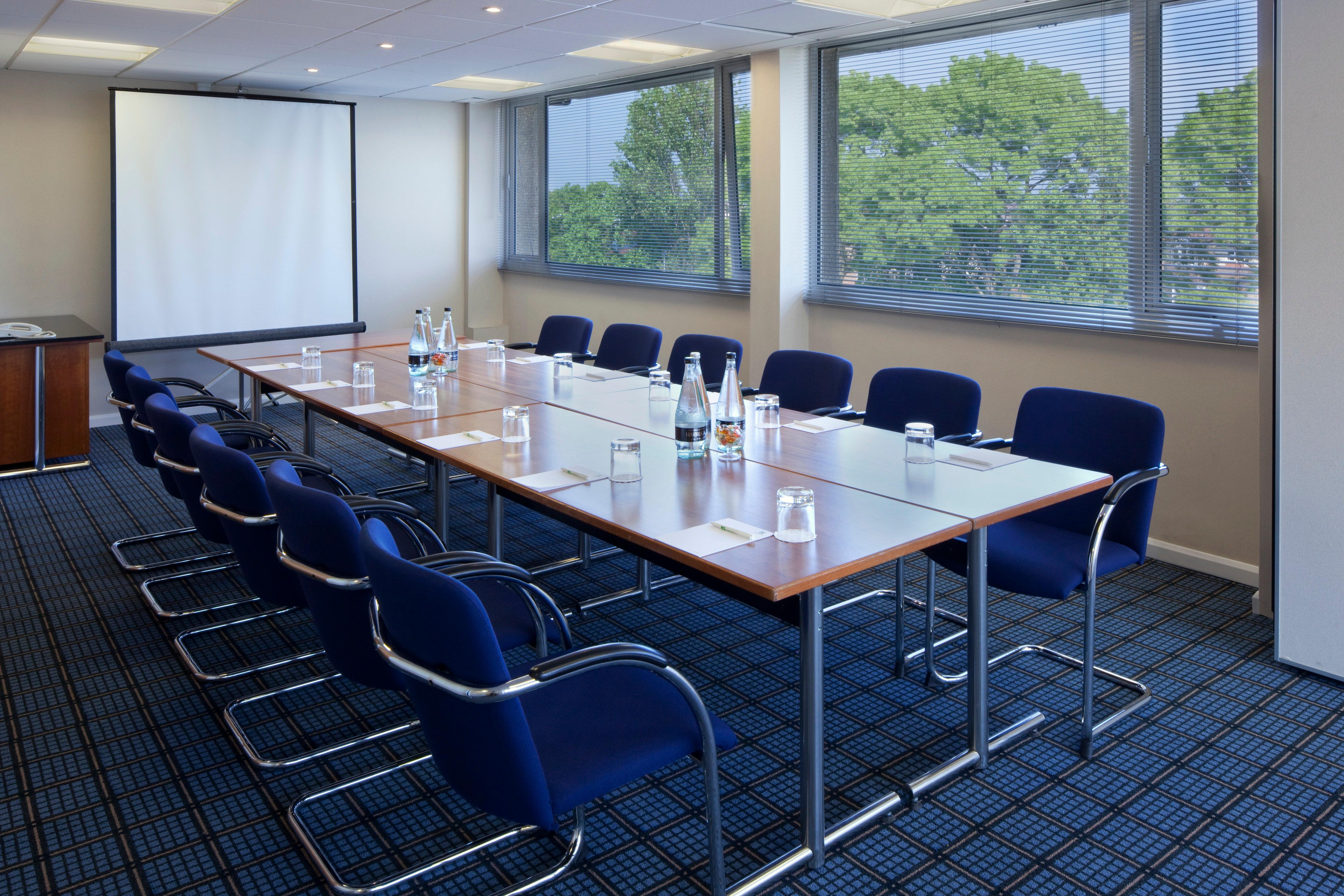 Holiday Inn Maidenhead Windsor, An Ihg Hotel Екстериор снимка