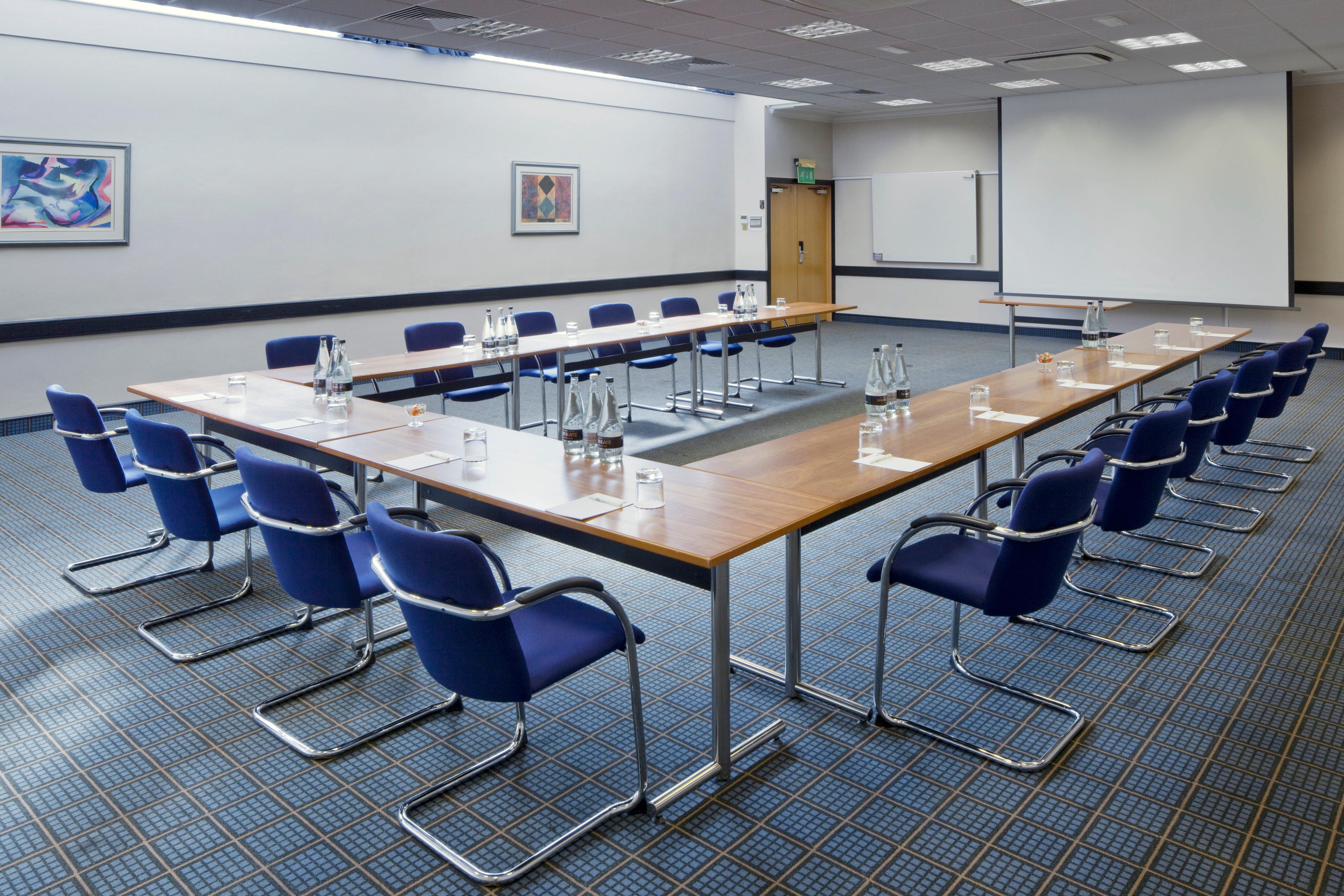Holiday Inn Maidenhead Windsor, An Ihg Hotel Екстериор снимка